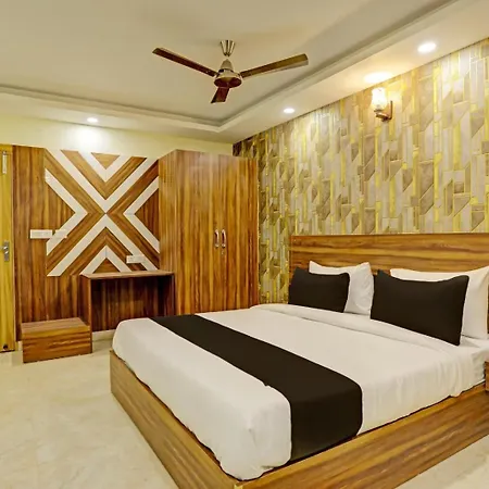 Hotel Cozy Cave Delhi
